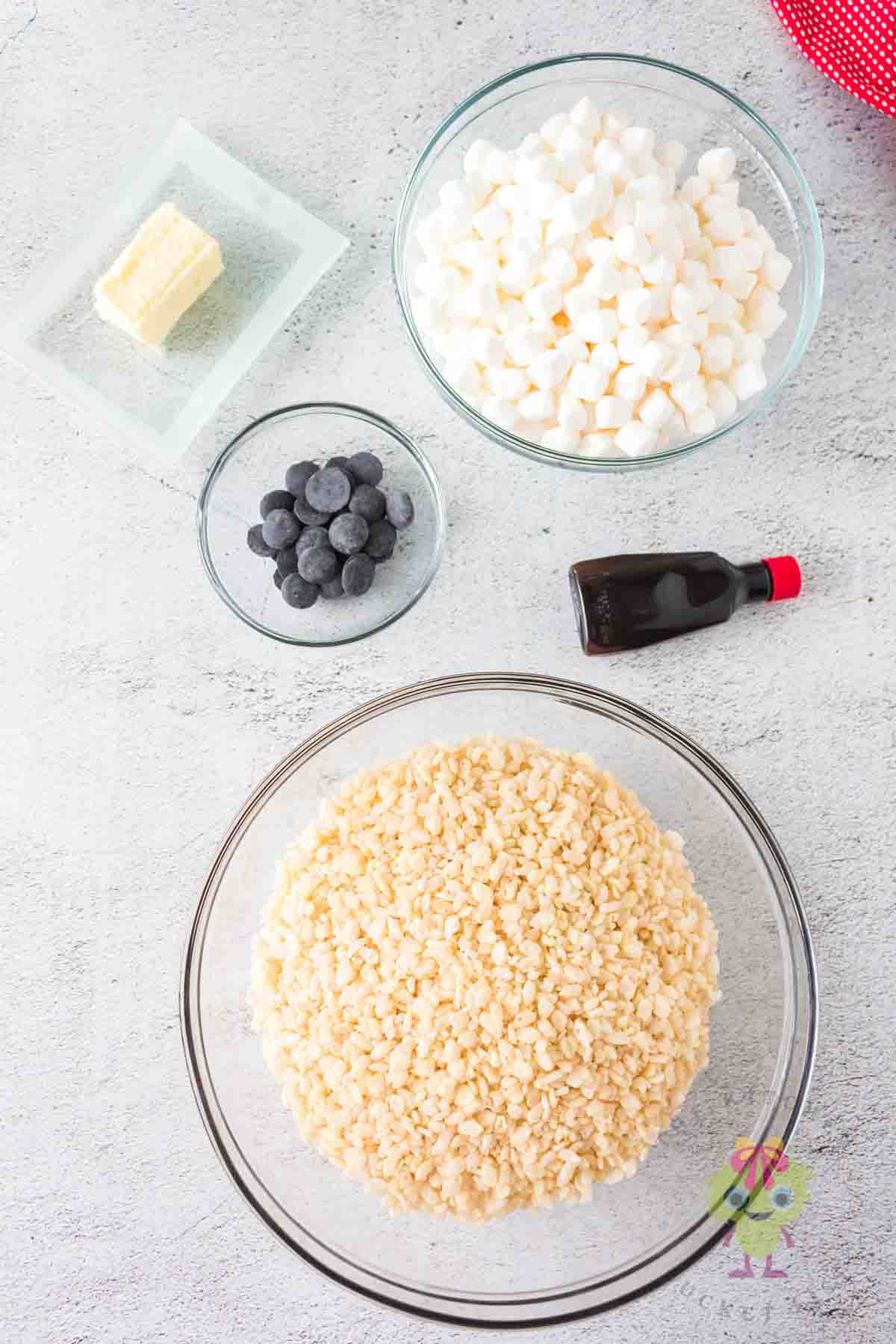 You only need 5 ingredients: Rice Krispies; mini marshmallows; butter; black candy melts; vanilla extract.